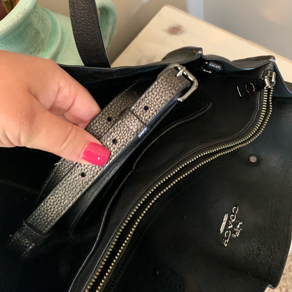 Authentic Coach Shoulder Bag - Picture 8 of 10
